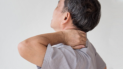 patient needs neck pain chiropractor in Sacramento, CA