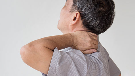 patient requiring neck pain treatment in Sacramento
