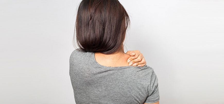 patient needing shoulder pain treatment in Sacramento