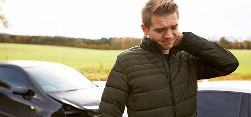 patient receiving auto accident injury chiropractic in Sacramento